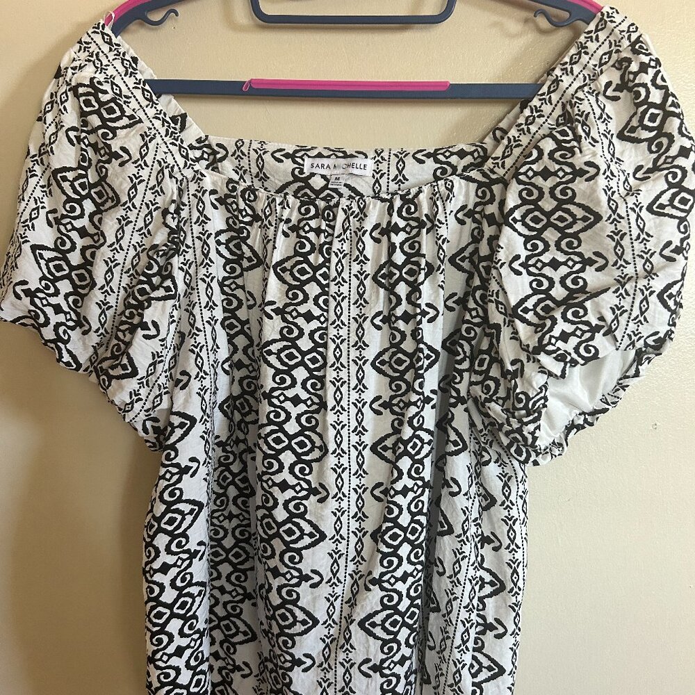 Black and White Blouse with Fluffy sleeve Size M